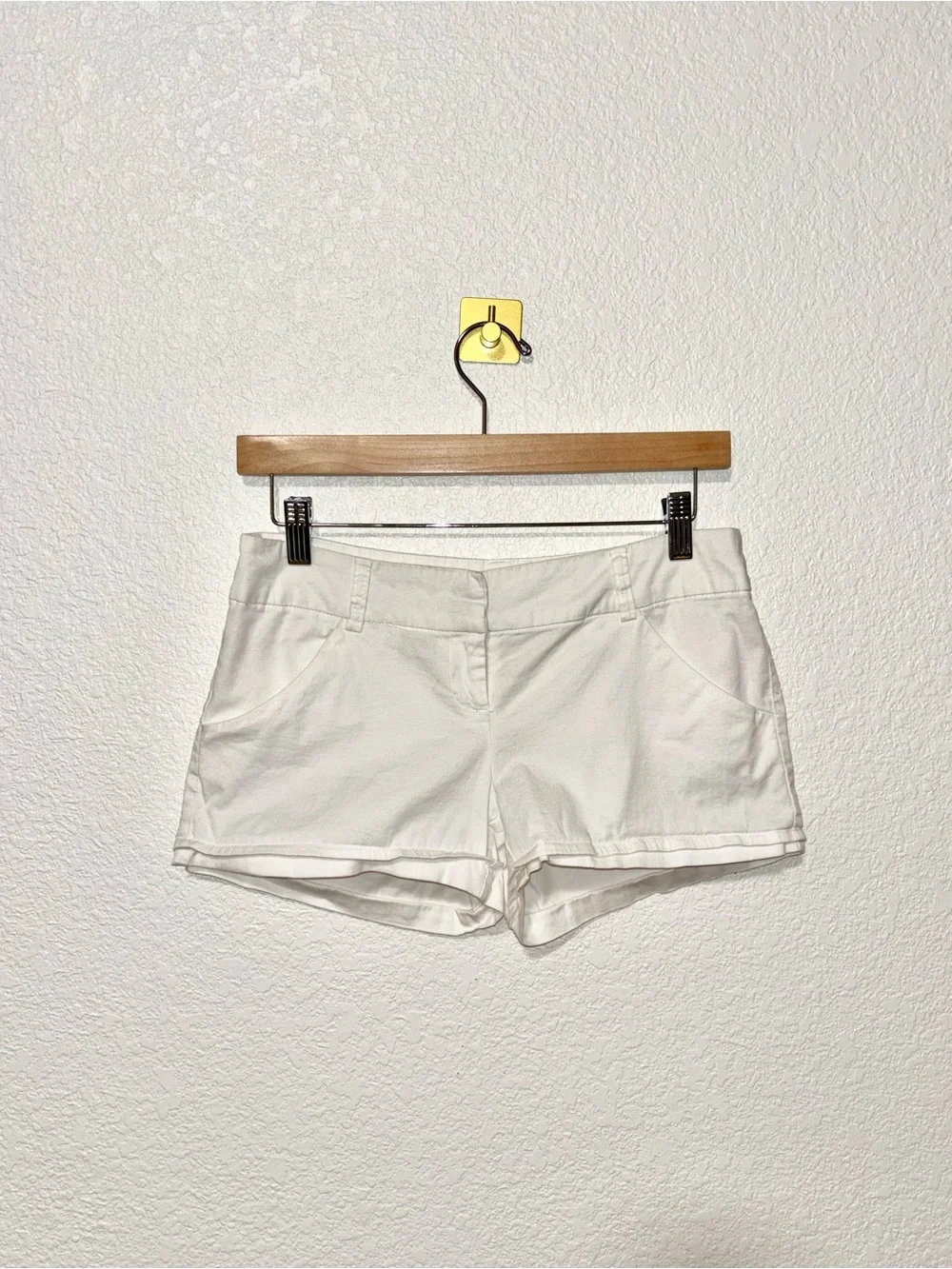 Color Swatch White Cotton Stretch Shorts Size M Basic Minimalist Clean Coastal